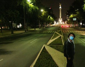 portada1a Yazmín Ortega Cortés took this photo Saturday night, when there should be a few hundred folks hanging out. Blockbuster is making a killing this weekend.