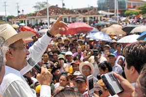 AMLO, campaigning the old fashioned way.  Photo: Gobiernolegitimo.org.mx