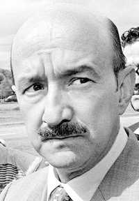 I don't think it's a mistake that he looks like Lex Luthor