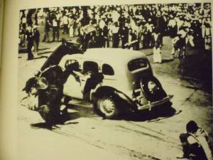 Mexico City cabbies vs. wannabe Übermensch, 1938.