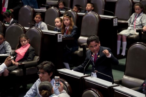 Axel Roma for President, 2054!  (Photo: Cuartoscuro)